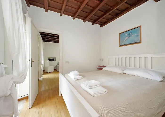 Colosseum Renovated Via Frangipane Apartment Rom