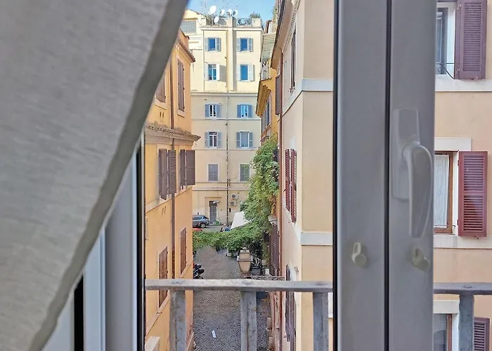 Colosseum Renovated Via Frangipane